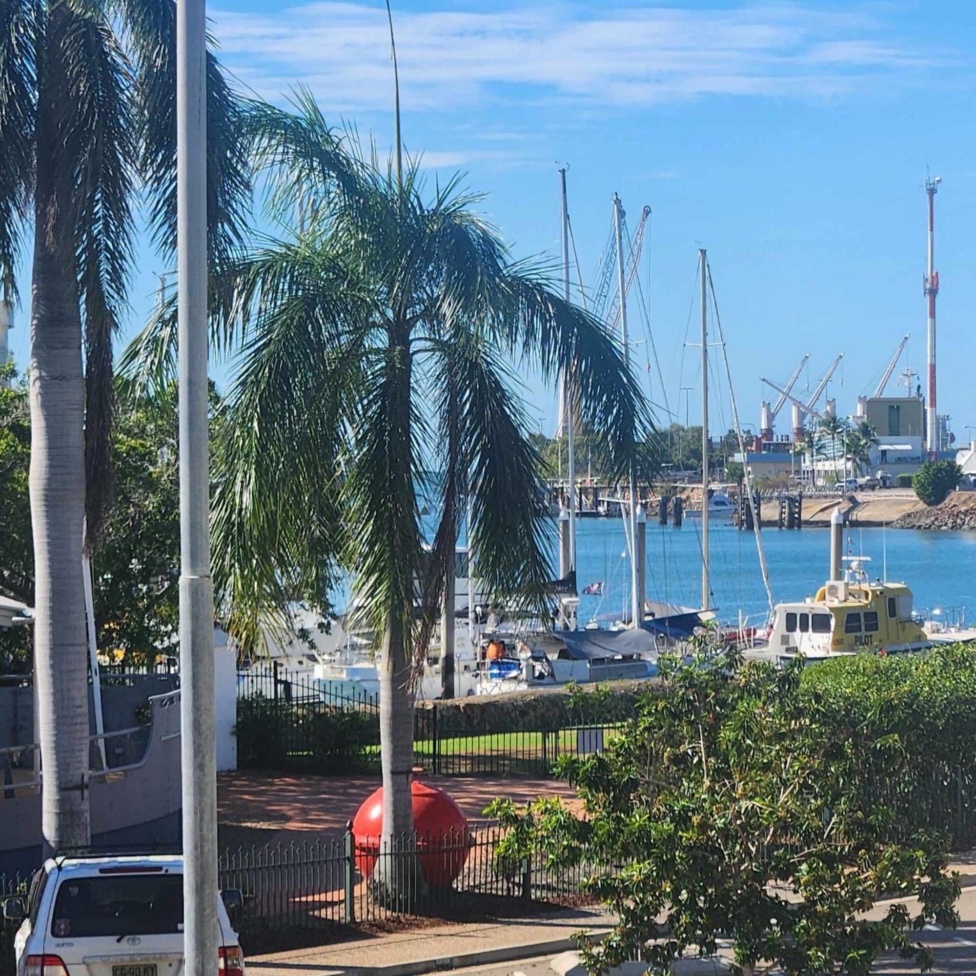 Perfect Position For City And Stadium Access Townsville Luaran gambar